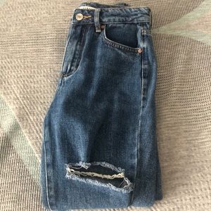 cute only worn a few times pacsun ripped jeans